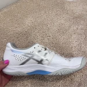 Oasics Volleyball Shoes. Worn For One Volleyball Season. Size 10 1/2